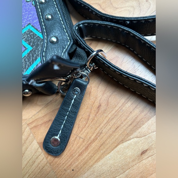 Cowgirl Trendy leather shoulder purse. - Picture 2 of 8